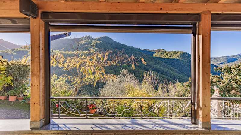 Apricale müügil olev villa