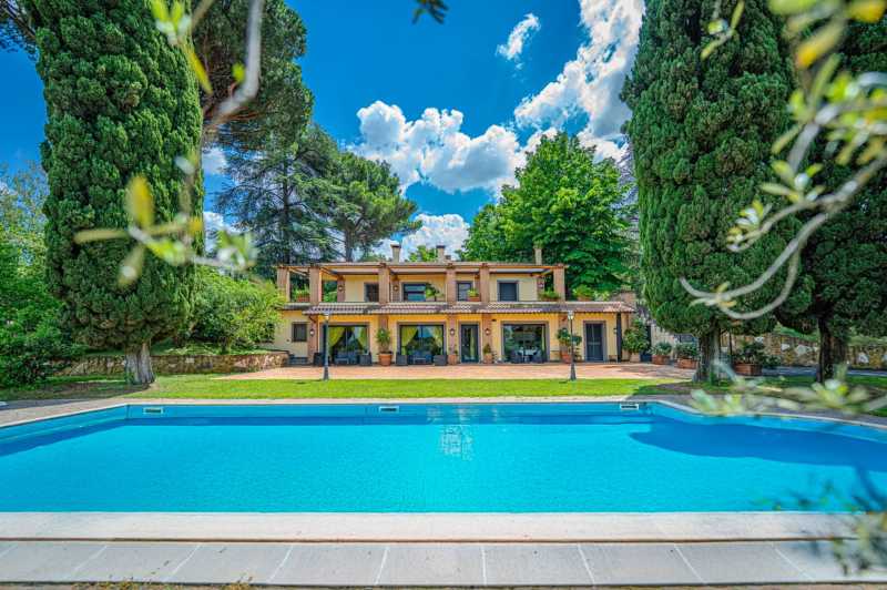 Frascati, Rooma: luksuslik villa basseiniga