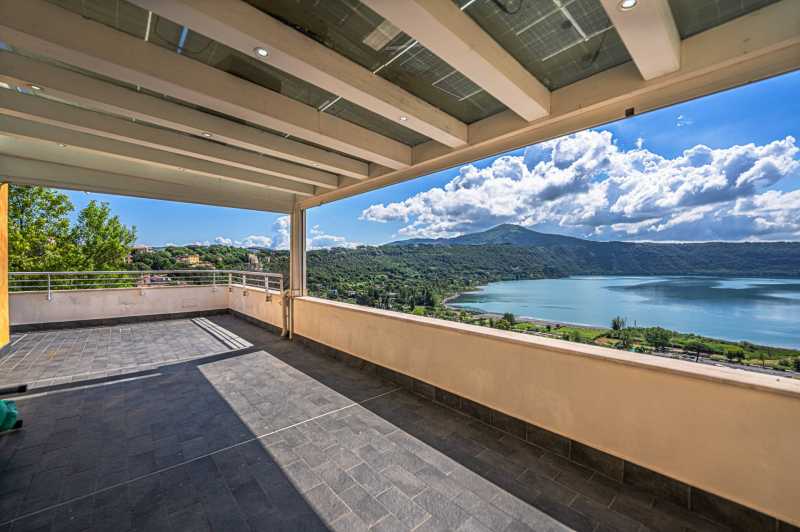 Eliitne katusekorter Castel Gandolfos