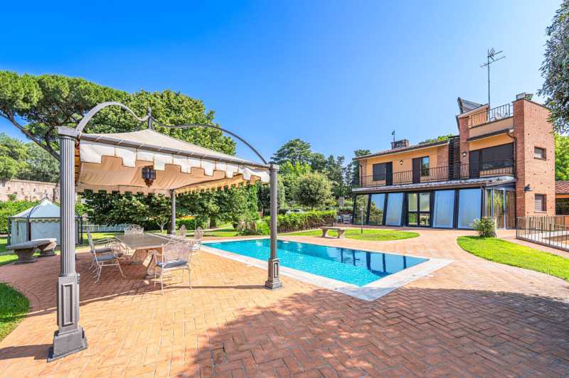 Villa basseiniga Rooma elegantses piirkonnas.