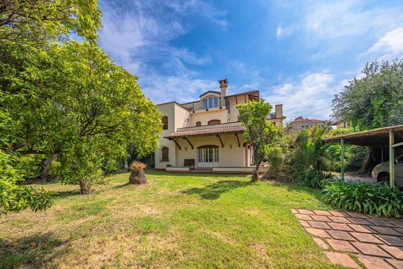 Villa mere ääres Bordigheras müügis