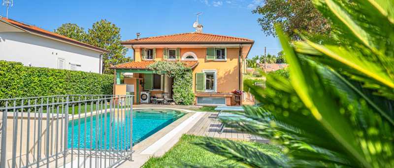 Üürile antakse villa meres Marina di Pietrasanta