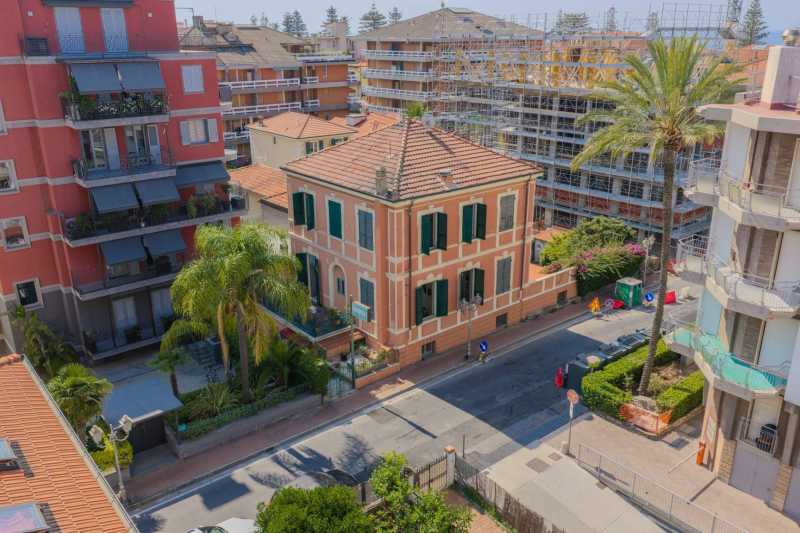 Elitaarne hotell Bordighera kesklinnas müügis
