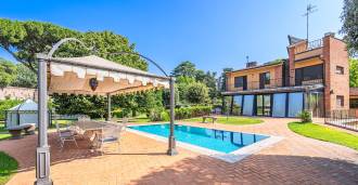 Villa basseiniga Rooma elegantses piirkonnas.