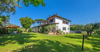 Premium-klassi villa müügis Marina di Carraras