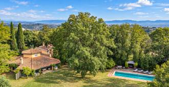 Basseiniga villa panoraamvaatega Roomas müügis