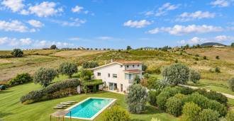 Müüa villa basseiniga ja panoraamvaatega Lazio ja Toscana piiril